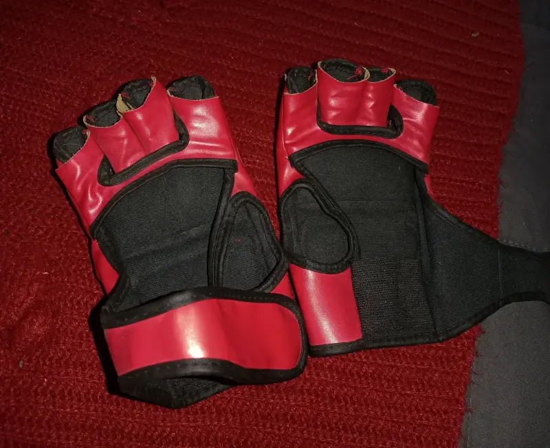 Saco de boxeo inflable con base estable - 6