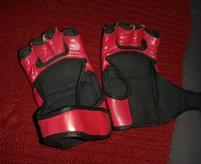 Saco de boxeo inflable con base estable - miniatura 6