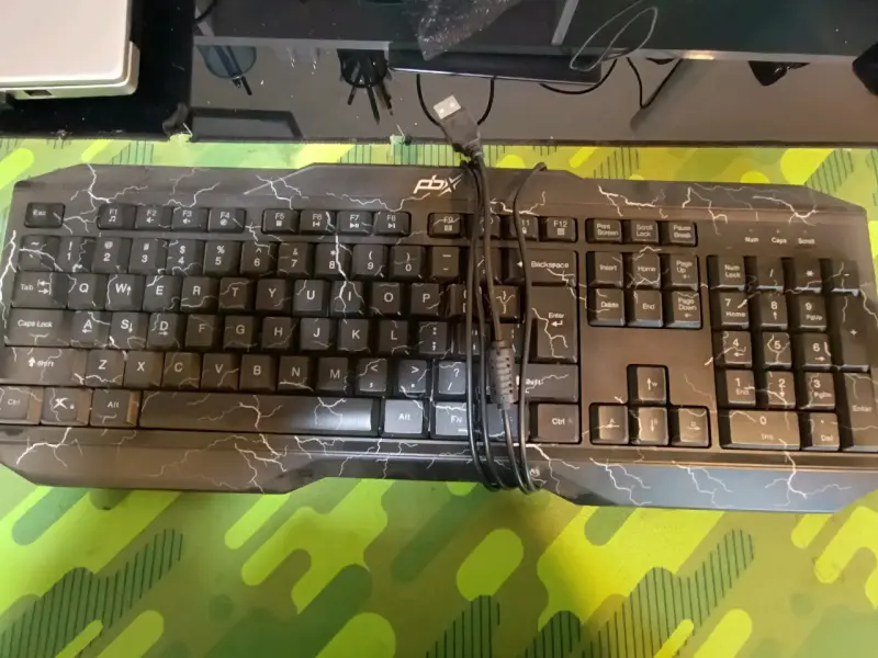 Teclado Gamer con Cable USB Retroiluminado - 3