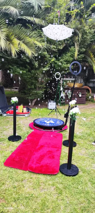 Plataforma  360 con Alfombra Roja y Luces - miniatura 1