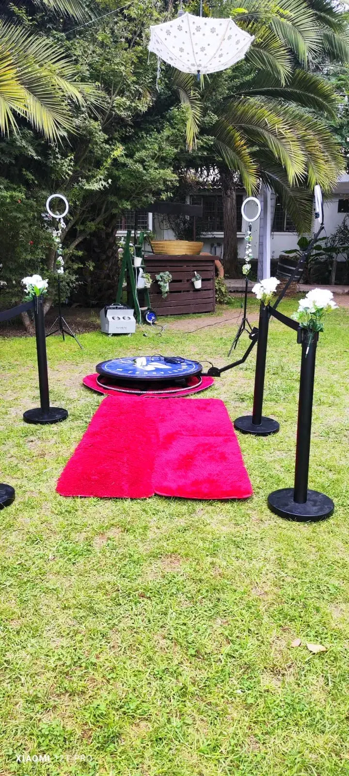 Plataforma  360 con Alfombra Roja y Luces - 2