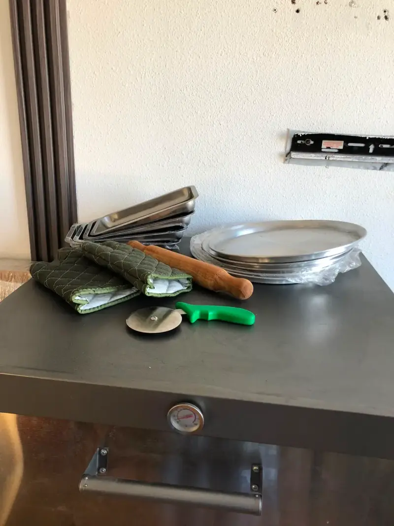 Horno de pizza a gas con accesorios - 2