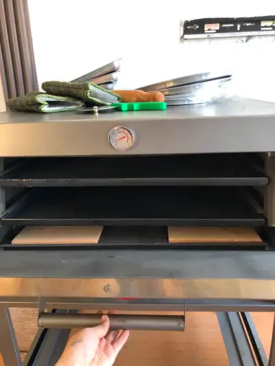 Horno de pizza a gas con accesorios - miniatura 4
