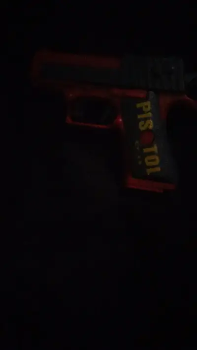 Pistola de juguete roja para niños - miniatura 1
