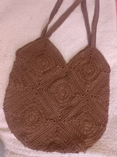 Bolso de crochet marrón hecho a mano - miniatura 4