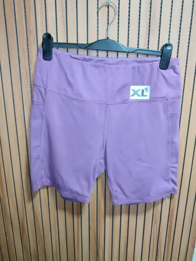 Shorts deportivos para mujer en colores variados - miniatura 1