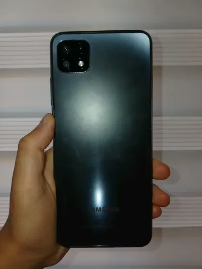 Smartphone Samsung Galaxy A12 en buen estado - miniatura 2
