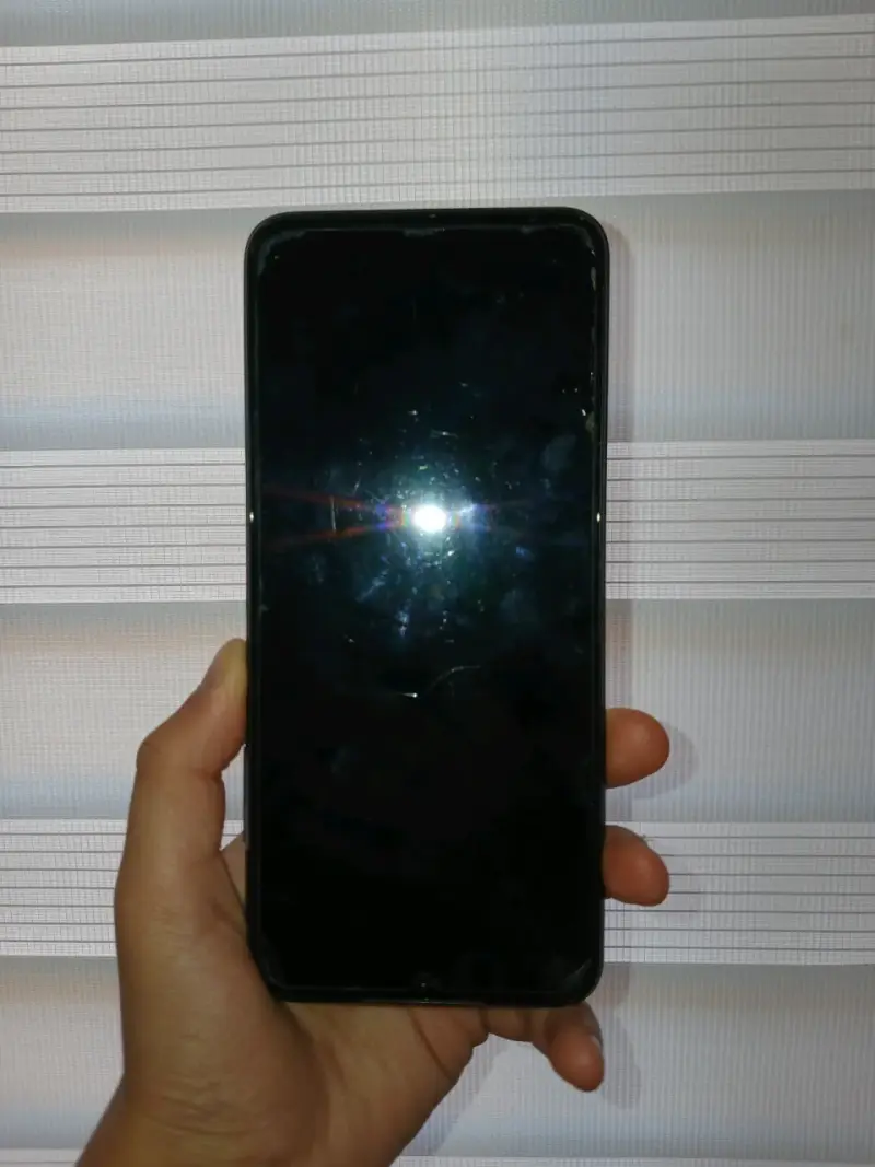 Smartphone Samsung Galaxy A12 en buen estado - 4