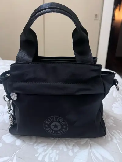 Bolso negro Kipling con correa ajustable - miniatura 1