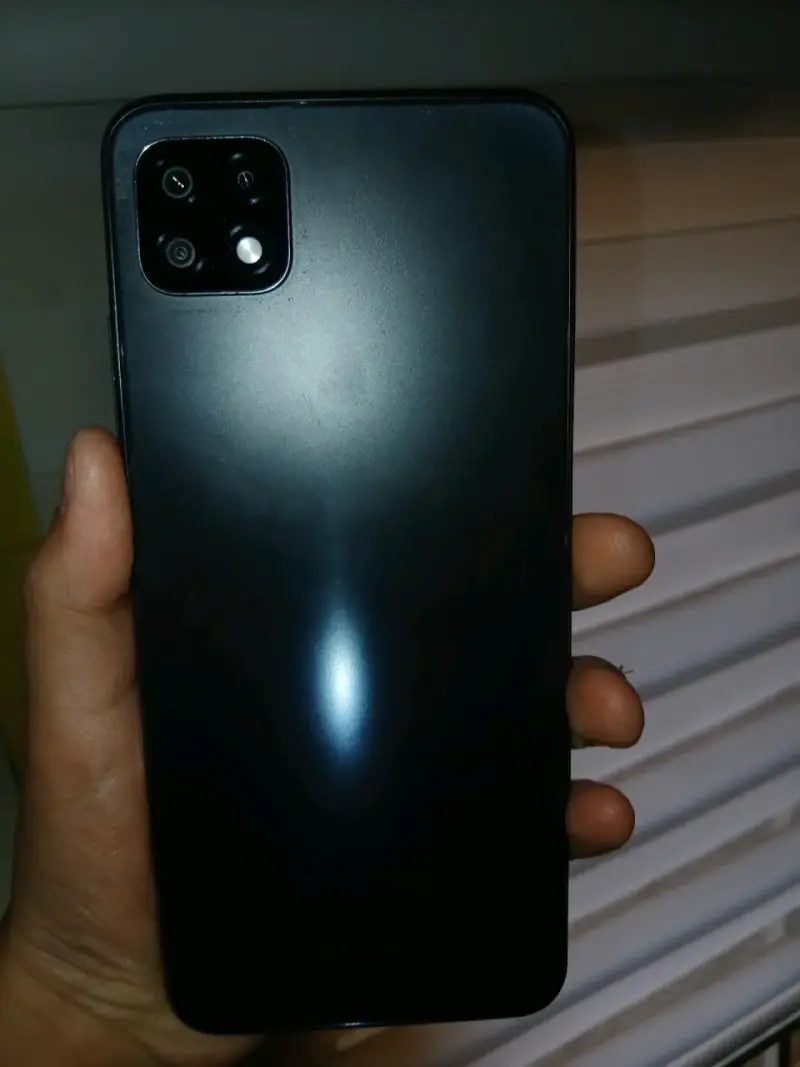 Smartphone Samsung Galaxy A12 en buen estado - 6