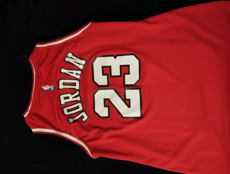 Chaqueta y camiseta Chicago Bulls Jordan 23 roja - 3