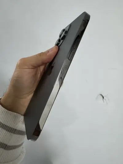 iPhone 13 Pro Max en buen estado - miniatura 6