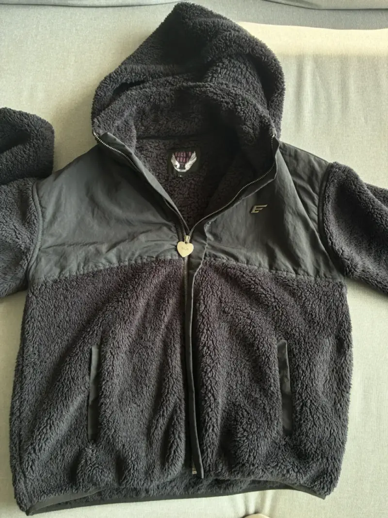 Chaqueta de polar con gorro Ellus negra - 1