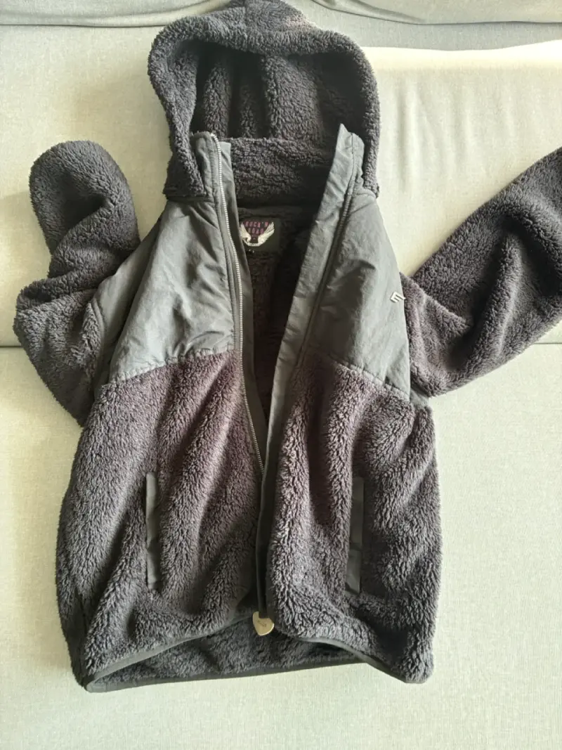 Chaqueta de polar con gorro Ellus negra - 3