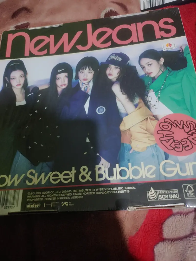 Álbum NewJeans How Sweet & Bubble Gum - 1