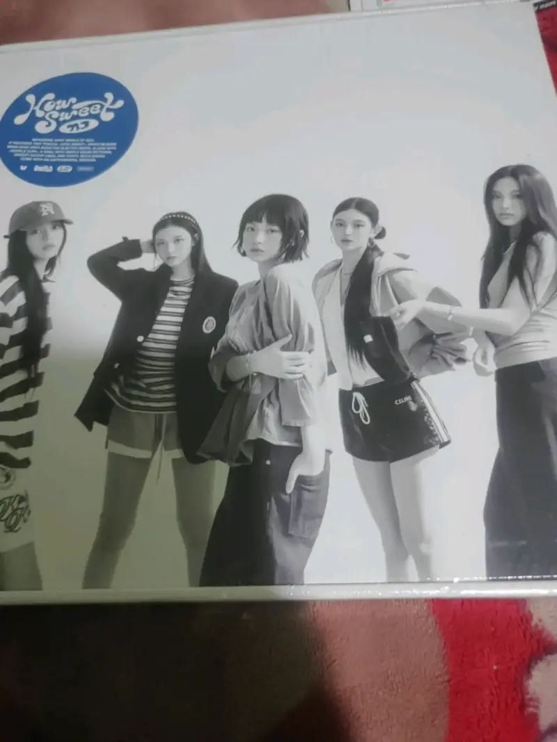 Álbum NewJeans How Sweet & Bubble Gum - 2