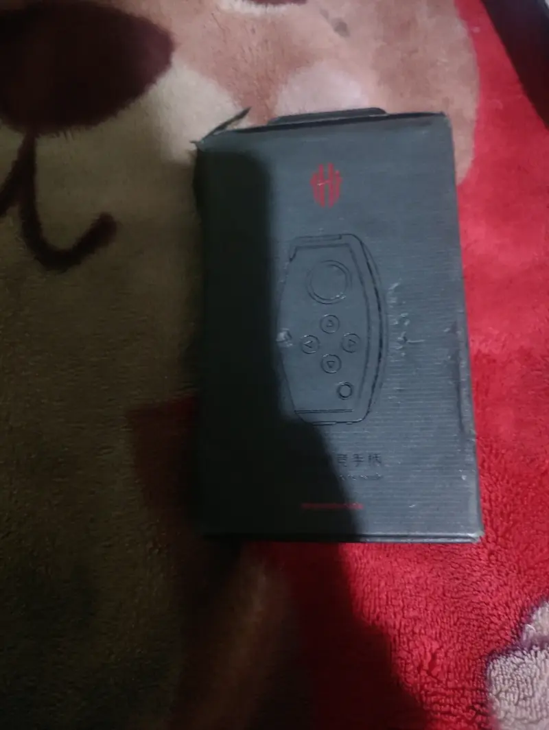 Control remoto para juegos móvil con botón rojo - 2