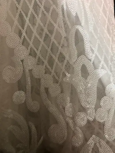 Vestido de  encaje blanco elegante - miniatura 3