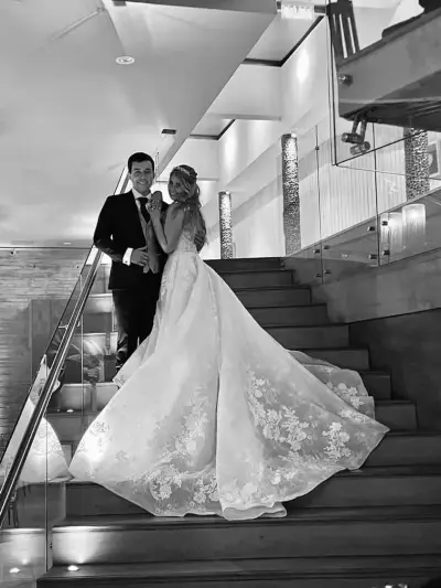 Vestido de novia elegante marca Rosa Clará - miniatura 2