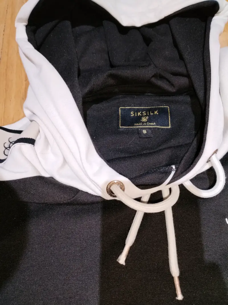 Polerón con capucha SikSilk negro y blanco - 3