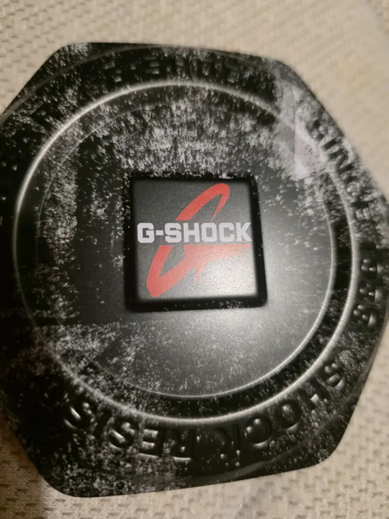 Reloj Casio G-Shock rojo resistente al agua - 3