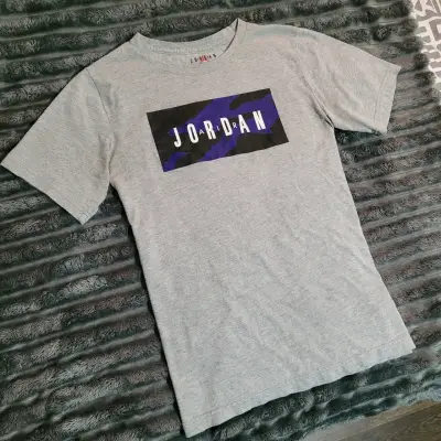 Polera Jordan gris - miniatura 1