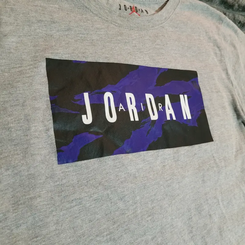 Polera Jordan gris - 2