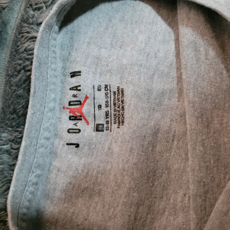 Polera Jordan gris - 3