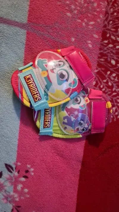 Casco infantil+rodilleras - miniatura 4