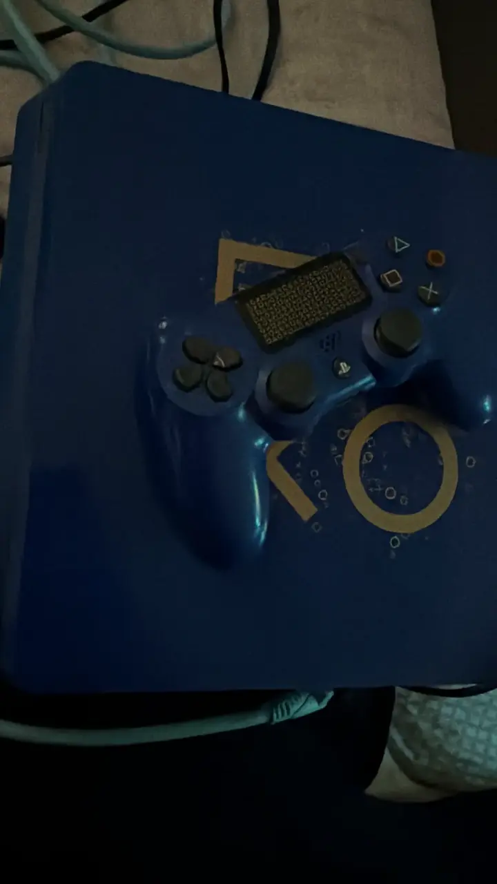 Consola PS4 Edición Limitada Azul con Control - 3