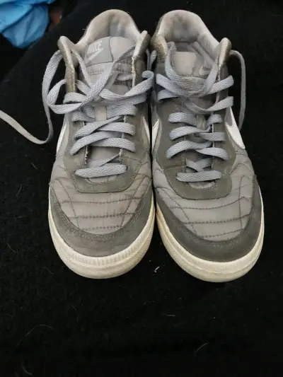 Zapatillas deportivas grises Nike para hombre - miniatura 2