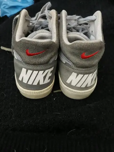 Zapatillas deportivas grises Nike para hombre - miniatura 3