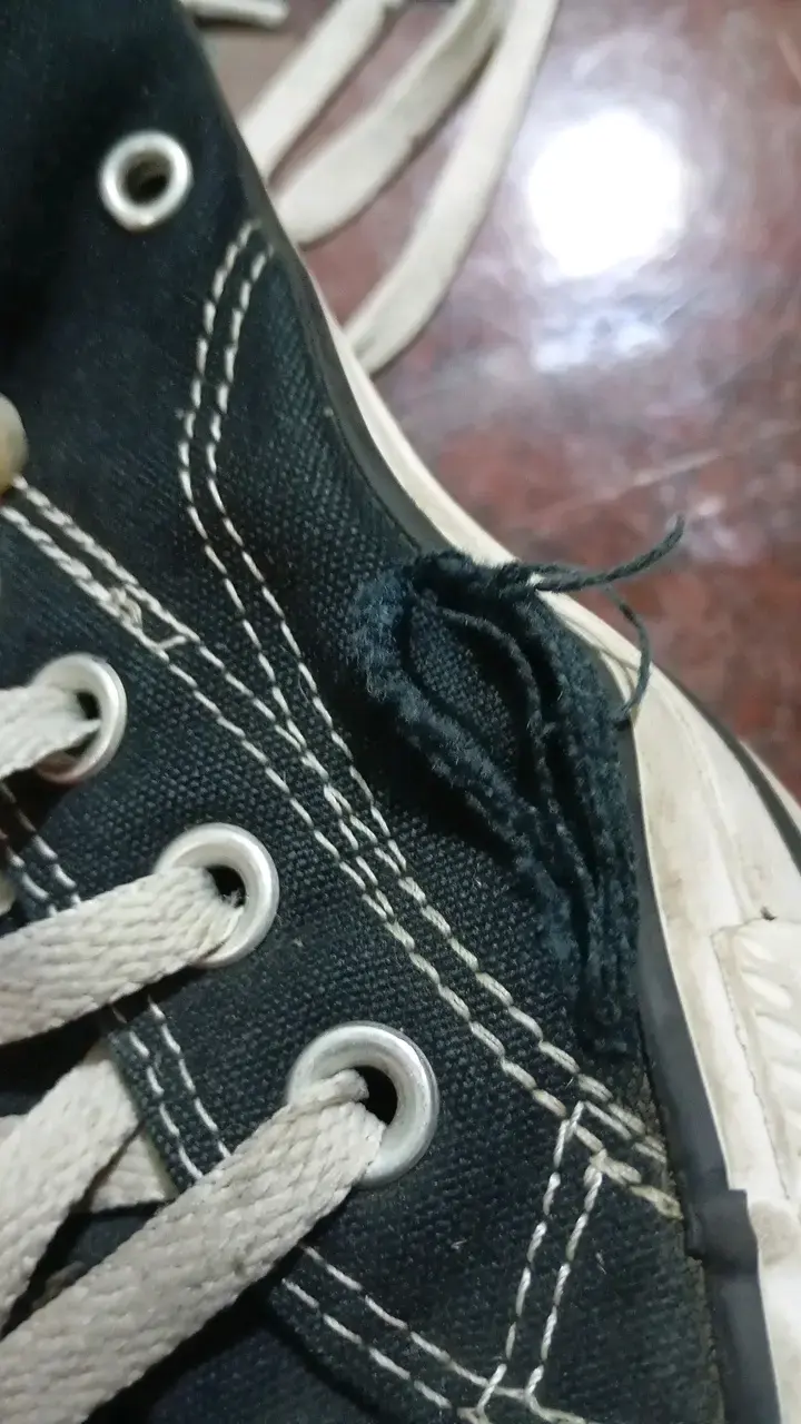 Zapatillas converse usadas con detalles - 3
