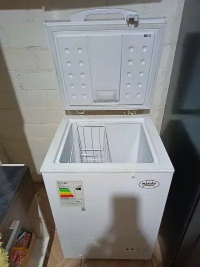 Congelador vertical Marca Home eficiente - miniatura 2