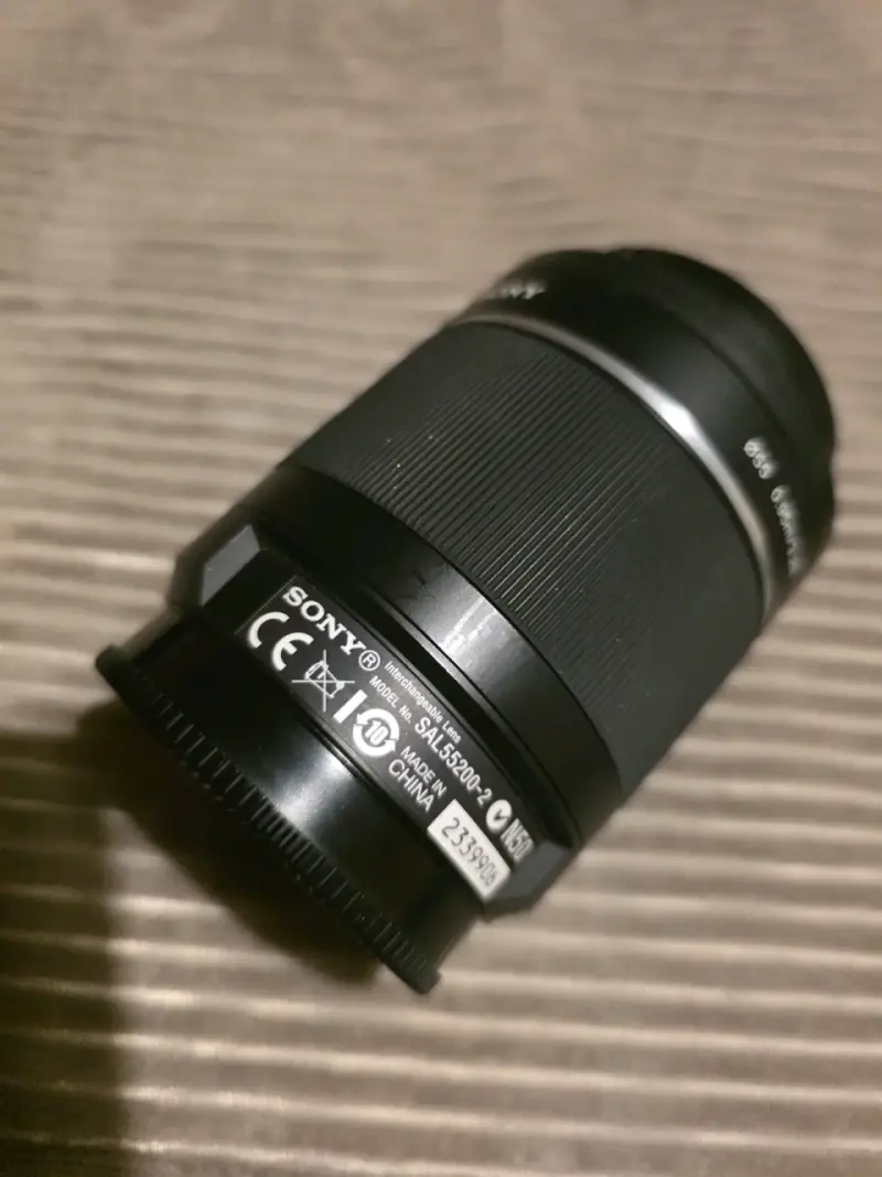 Cámara Sony DSLR con lentes y accesorios - 2