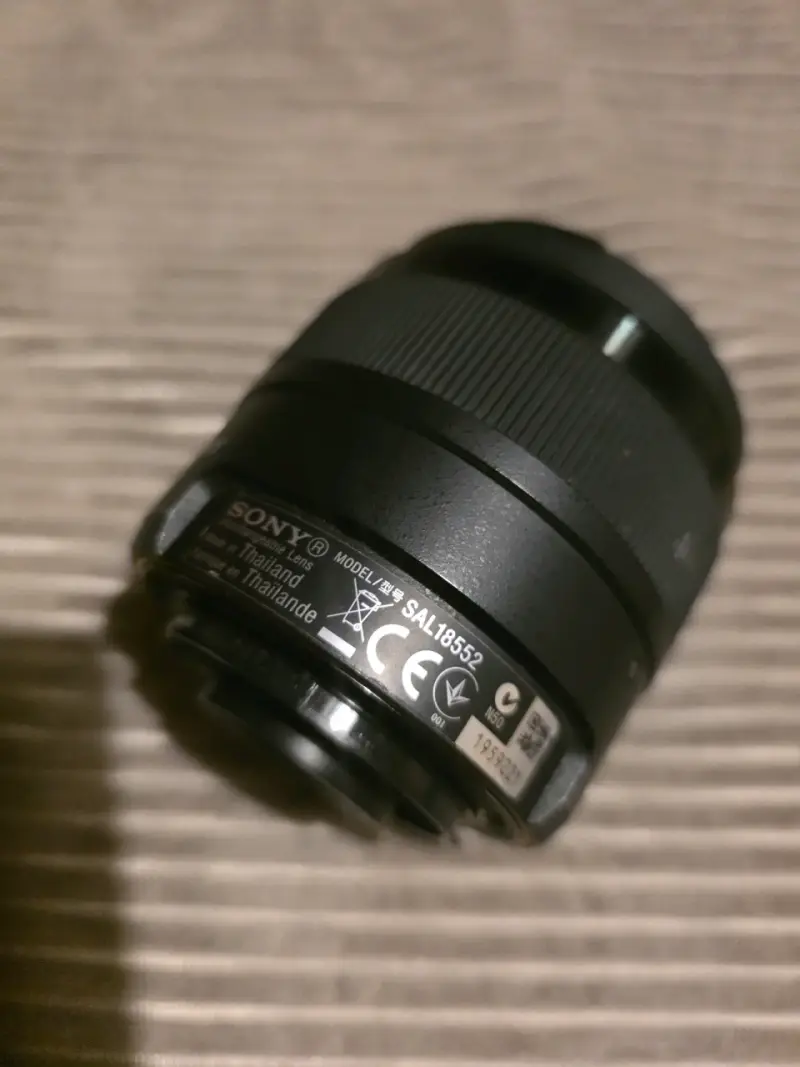 Cámara Sony DSLR con lentes y accesorios - 3
