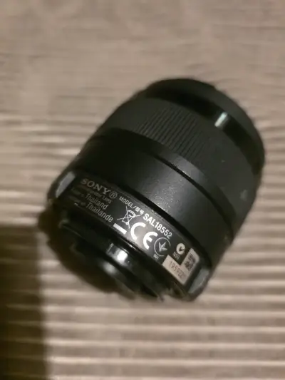 Cámara Sony DSLR con lentes y accesorios - miniatura 3