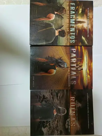Trilogía Partials de Dan Wells en buen estado - miniatura 5