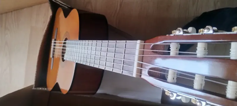 Guitarra acústica Yamaha C40M en buen estado - 1