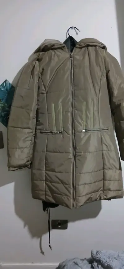 Parca para lluviaacolchado con capucha color beige - miniatura 2