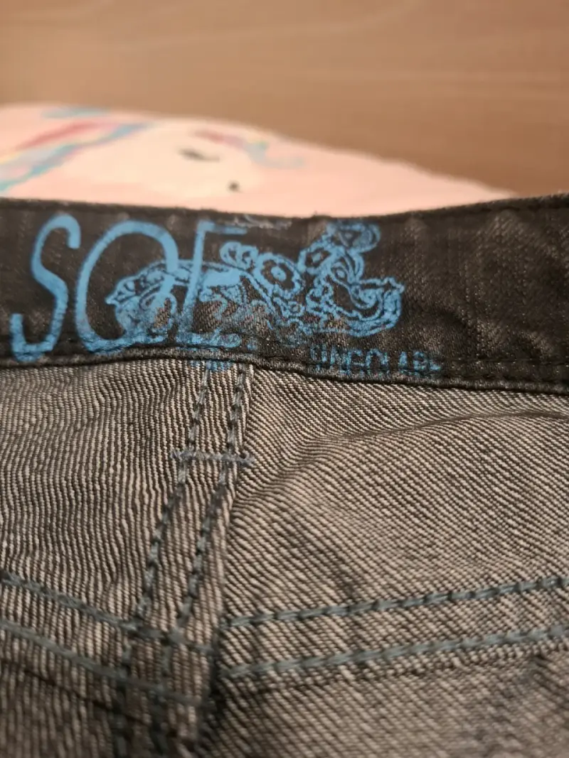Jeans negros con tachas para mujer Marca Singolare - 2