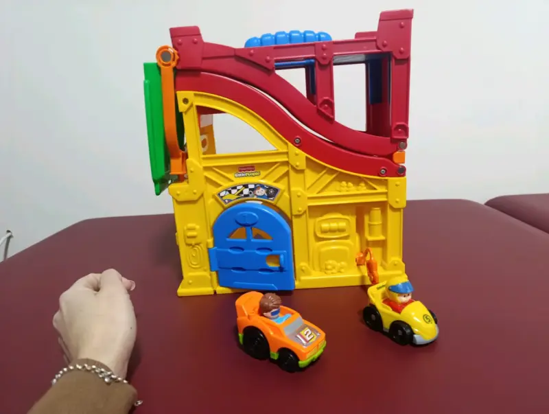 Pista de autos Little People Fisher-Price - 4