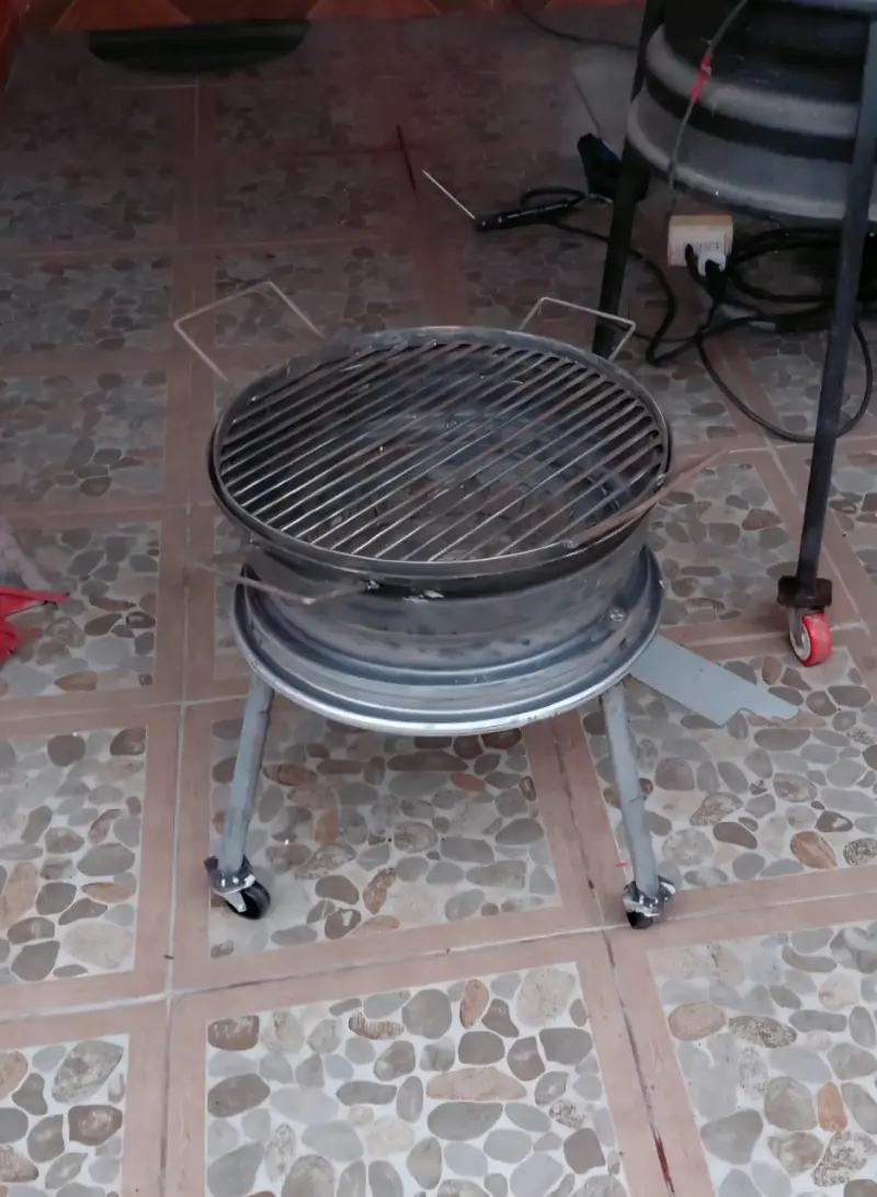 Brasero parrilla artesanal con ruedas - 1