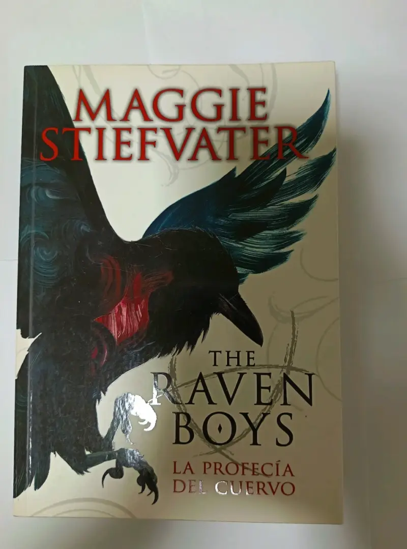 Libro 'The Raven Boys: La Profecía del Cuervo' de Maggie Stiefvater - 1