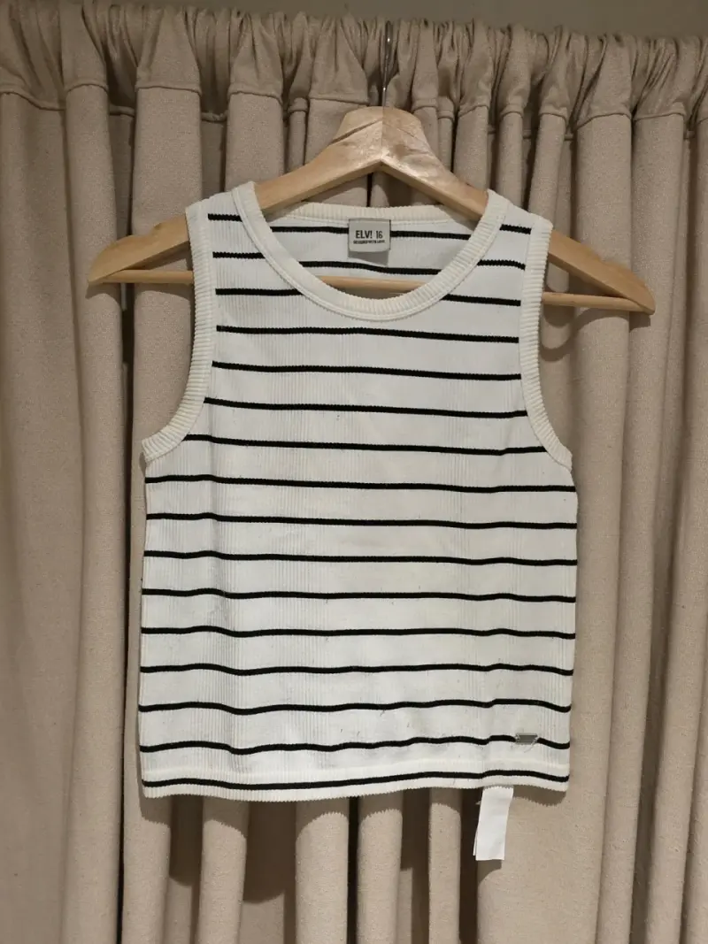 Polera sin mangas a rayas blancas y negras Elvi 16 - 1