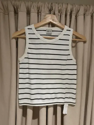 Polera sin mangas a rayas blancas y negras Elvi 16 - miniatura 1