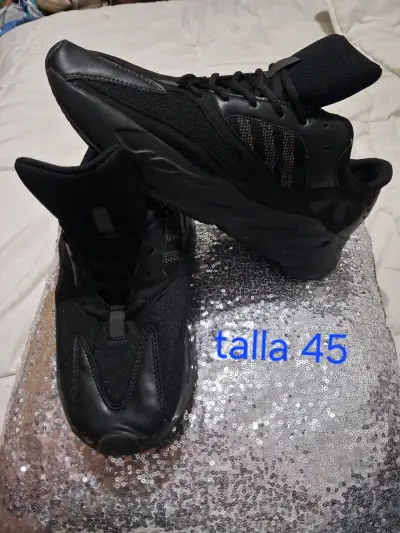 Lote de Zapatillas Deportivas Variadas Tallas 40-45 - miniatura 3
