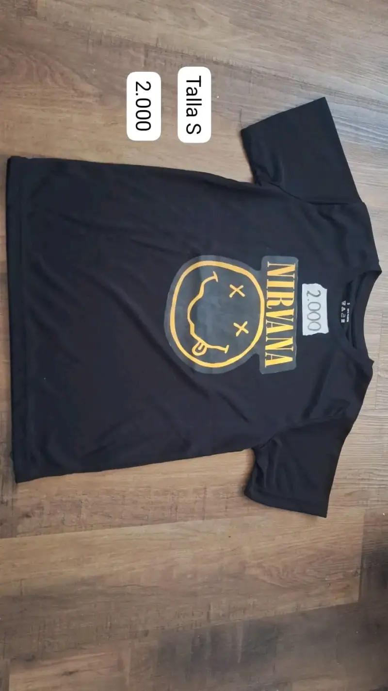 Polera negra Nirvana talla S - 1