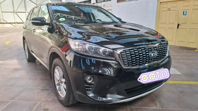 Kia Sorento 2018 SUV negro en buen estado - 2