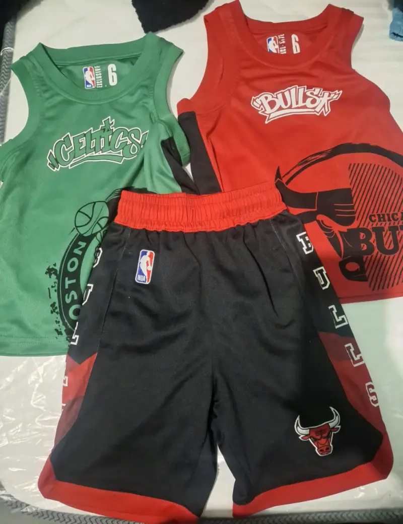 Conjunto de ropa deportiva NBA para niños